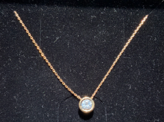 Saphir mit Goldkette